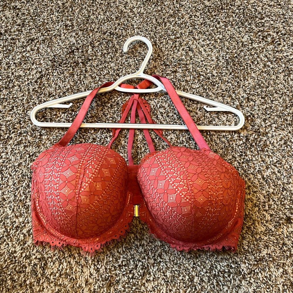 Victoria’s Secret Coral Bra 40DD